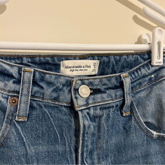 Abercrombie and Fitch Curve Love High Rise Mom Jeans - Picture 4 of 7